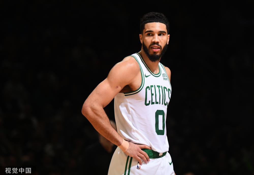 郑钦文领跑 郑钦文领跑